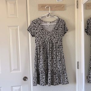 NWOT Francesca’s Floral baby doll dress